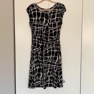 En Focus studio shift dress